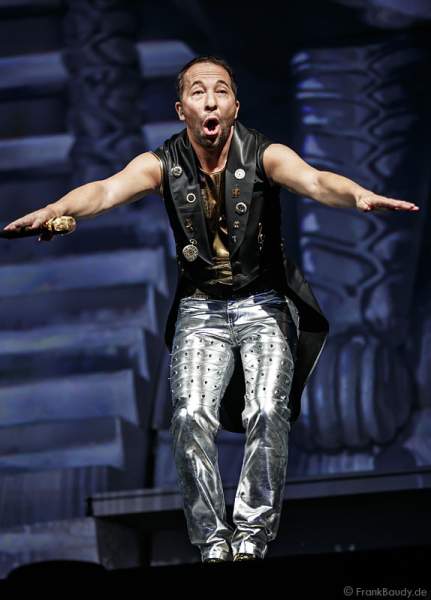 DJ BoBo feierte mit neuer Show MYSTORIAL große Weltpremiere am 13. Januar 2017 im Europa-Park Rust