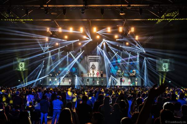 Große Lichtshow bei neuen Show MYSTORIAL von DJ BoBo bei der Weltpremiere am 13. Januar 2017 im Europa-Park Rust