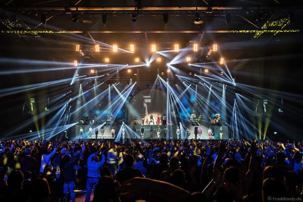 Große Lichtshow bei neuen Show MYSTORIAL von DJ BoBo bei der Weltpremiere am 13. Januar 2017 im Europa-Park Rust