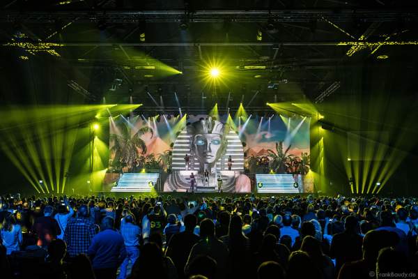Lightshow bei neuer Show MYSTORIAL von DJ BoBo bei der großen Weltpremiere am 13. Januar 2017 im Europa-Park Rust