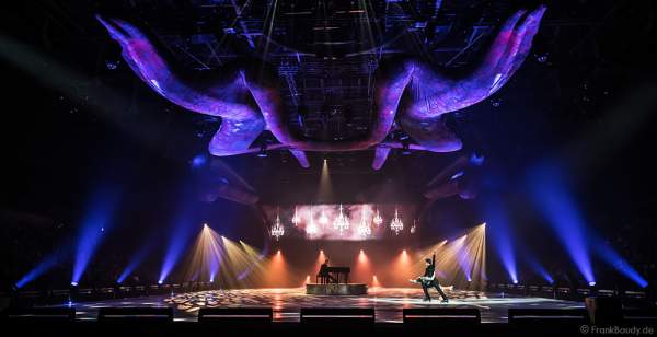 Mauro Bruni und Lisa Mochizucki bei der Eisshow TIME von Holiday on Ice in der SAP Arena Mannheim