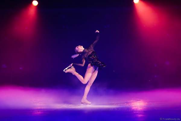 Annette Dytrt bei der Eisshow TIME von Holiday on Ice in der SAP Arena Mannheim