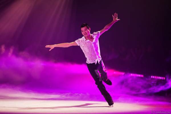 Pianist und Figure Skater Vincent Ip bei der Eisshow TIME von Holiday on Ice in der SAP Arena Mannheim
