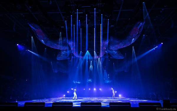 Annette Dytrt und Yannick Bonheur bei der Eisshow TIME von Holiday on Ice in der SAP Arena Mannheim 2017