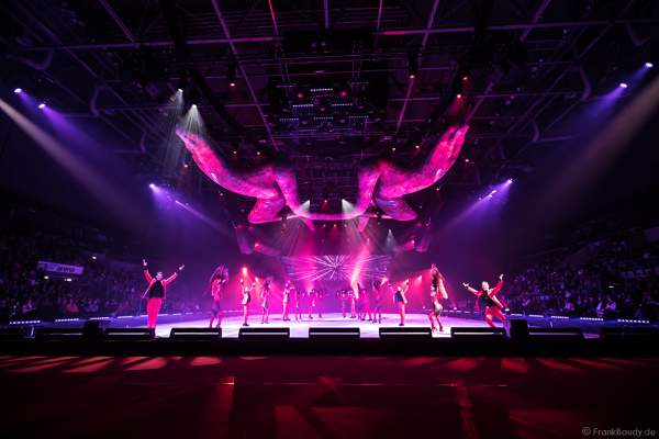 Finale bei Holiday on Ice Premierenshow TIME in der SAP Arena Mannheim