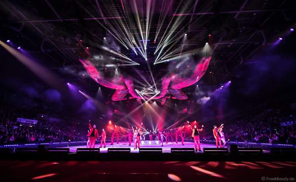 Finale bei Holiday on Ice Premierenshow TIME in der SAP Arena Mannheim