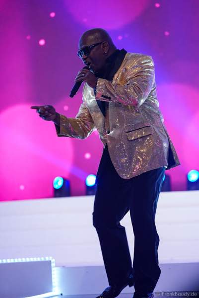 Showauftritt von Charles Shaw - The Real Voice of Milli Vanilli bei der Wahl zur Miss Germany 2017 im Europa-Park am 18. Februar 2017