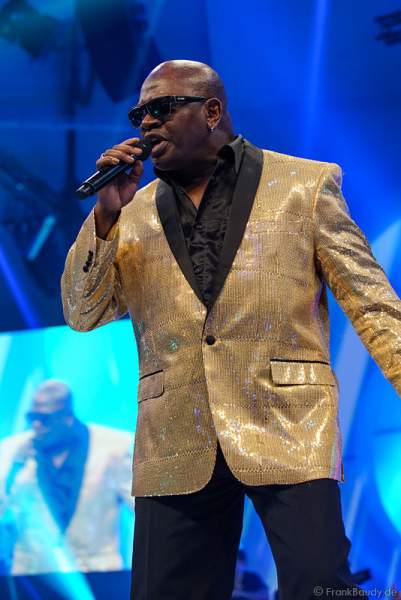 Showauftritt von Charles Shaw - The Real Voice of Milli Vanilli bei der Wahl zur Miss Germany 2017 im Europa-Park am 18. Februar 2017