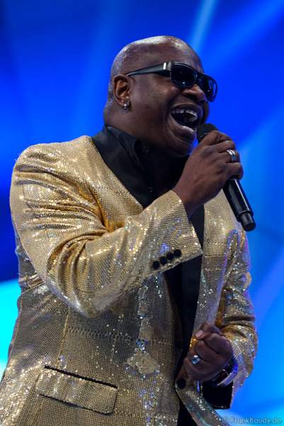 Showauftritt von Charles Shaw - The Real Voice of Milli Vanilli bei der Wahl zur Miss Germany 2017 im Europa-Park am 18. Februar 2017