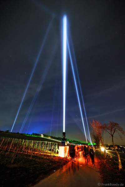 Leuchtende Weinbergnacht 2017 mit Himmelsstrahler (Skybeamer) in Bad Dürkheim
