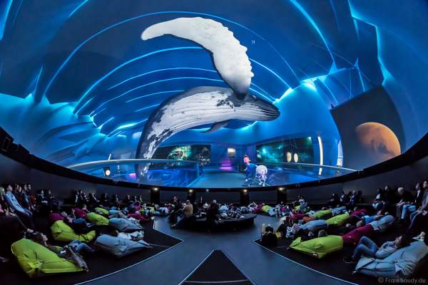 The Secrets of Gravity - From Europe to Space im 360 Grad-Kino TRAUMZEIT-DOME, Europa-Park 2017