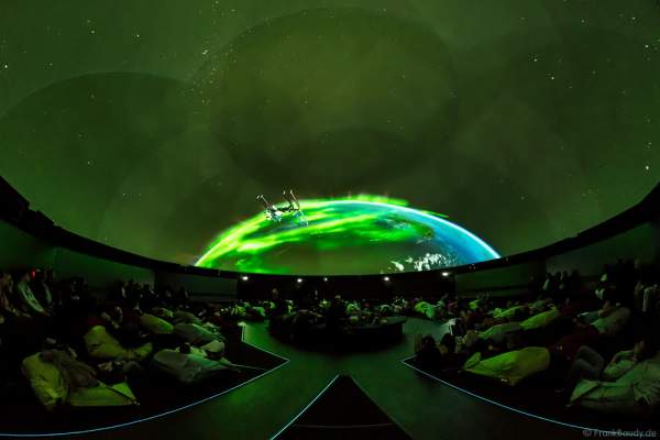 The Secrets of Gravity - From Europe to Space im 360 Grad-Kino TRAUMZEIT-DOME, Europa-Park 2017