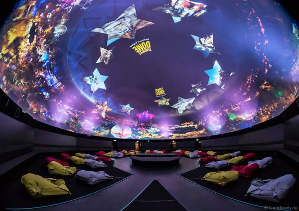 The Secrets of Gravity - From Europe to Space im 360 Grad-Kino TRAUMZEIT-DOME, Europa-Park 2017