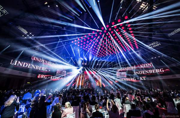 Große Lichtshow beim PRG Live Entertainment Award (LEA) 2017 in der Festhalle Frankfurt