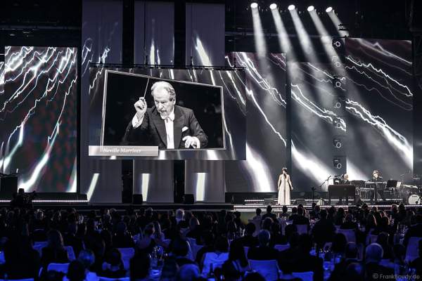 Auftritt der Sängerin Love Newkirk beim PRG Live Entertainment Award (LEA) 2017 in der Festhalle in Frankfurt