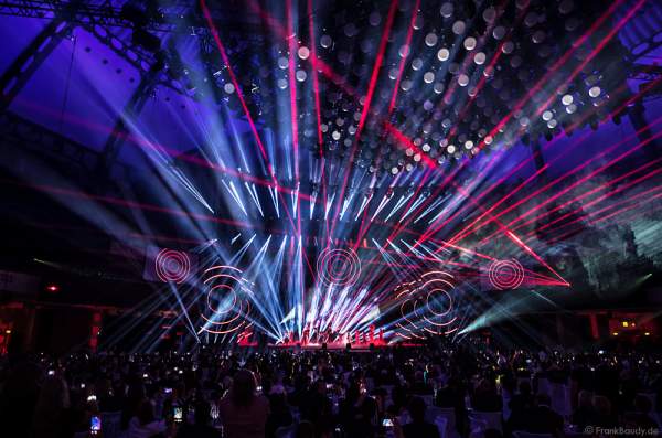 Auftritt Schiller und das Berlin Show Orchestra beim PRG Live Entertainment Award (LEA) 2017 in der Festhalle in Frankfurt