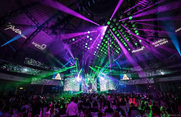 Konzertauftritt von Lina Larissa Strahl beim PRG Live Entertainment Award (LEA) 2017 in der Festhalle in Frankfurt