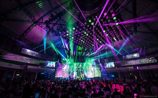 Konzertauftritt von Lina Larissa Strahl beim PRG Live Entertainment Award (LEA) 2017 in der Festhalle in Frankfurt