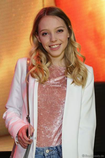 Lina Larissa Strahl beim PRG Live Entertainment Award (LEA) 2017 in der Festhalle in Frankfurt