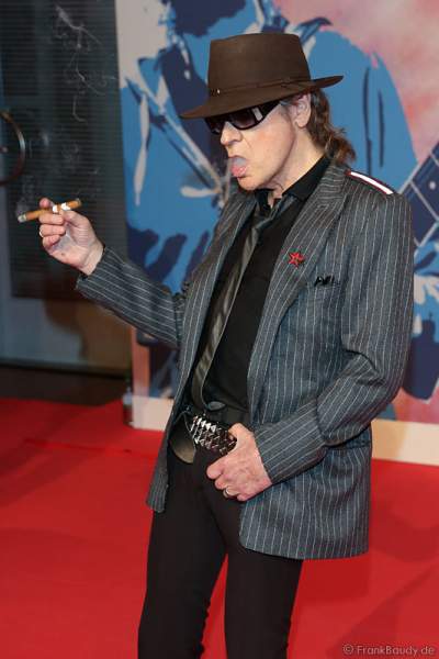 Udo Lindenberg auf dem roten Teppich beim PRG Live Entertainment Award (LEA) 2017 in der Festhalle in Frankfurt
