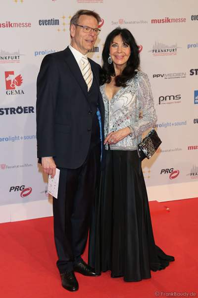 Dunja Rajter und Michael Eichler auf dem roten Teppich beim PRG Live Entertainment Award (LEA) 2017 in der Festhalle in Frankfurt