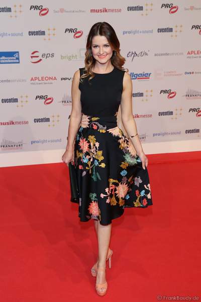 Viola Kraus auf dem roten Teppich beim PRG Live Entertainment Award (LEA) 2017 in der Festhalle in Frankfurt