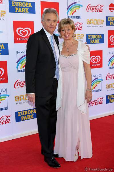 Jürgen Mack mit Ehefrau Mauritia beim Radio Regenbogen Award 2017 am 07. April in der Europa-Park Arena in Rust