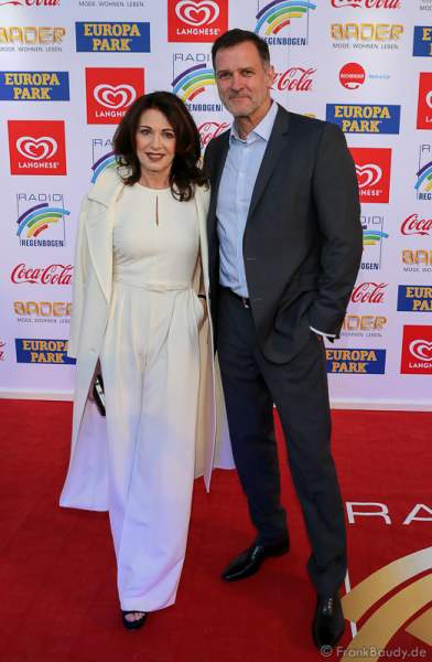 Iris Berben und Ehemann Heiko Kiesow beim Radio Regenbogen Award 2017 am 07. April in der Europa-Park Arena in Rust