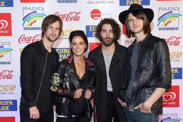 Thomas Stolle, Stefanie Kloss, Andreas Nowak und Johannes Stolle von der Band Silbermond beim Radio Regenbogen Award 2017 am 07. April in der Europa-Park Arena in Rust