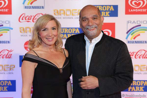 Freddy Sahin-Scholl und seine Ehefrau Jasmin Sahin-Scholl beim Radio Regenbogen Award 2017 am 07. April in der Europa-Park Arena in Rust