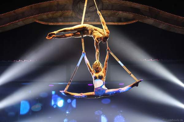 João & Tiffanie bei der Party-Show Night.Beat.Angels 2017 im Europa-Park