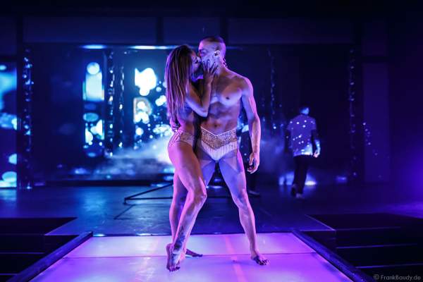 João & Tiffanie bei der Party-Show Night.Beat.Angels 2017 im Europa-Park