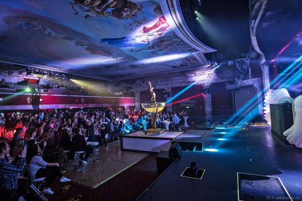 Partystimmung mit sexy Performance im Wasserbecken bei den Night.Beat.Angels 2017 im Europa-Park