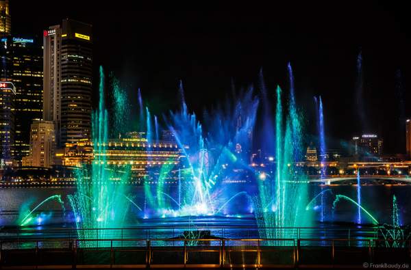 New light and water show SPECTRA at Marina Bay Sands Singapore