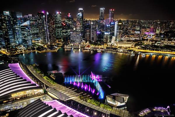 New light and water show SPECTRA with dancing water fountains, water screens and laser at Marina Bay Sands Singapore