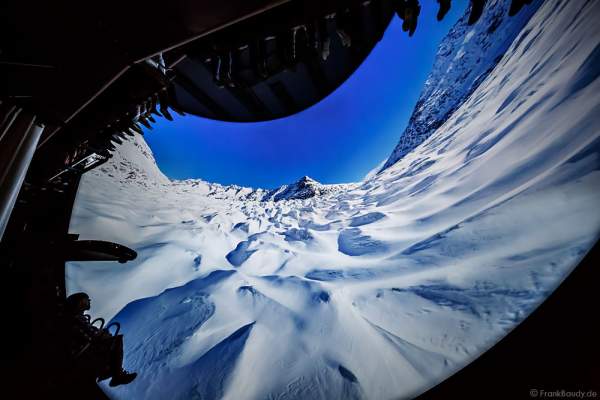 Innenaufnahmen und Filmbilder des größten Flying Theater Europas VOLETARIUM bei der Einweihung am 1. Juni 2017 im Europa-Park