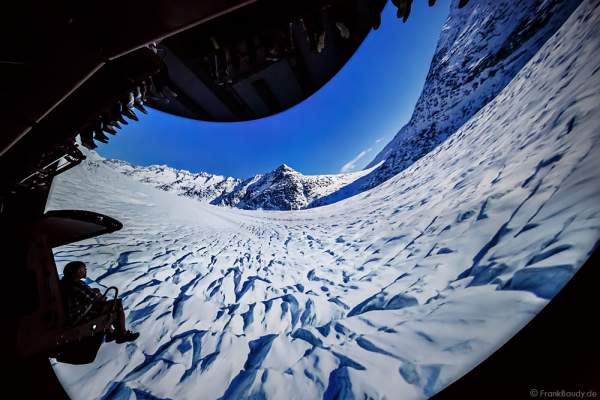 Innenaufnahmen und Filmbilder des größten Flying Theater Europas VOLETARIUM bei der Einweihung am 1. Juni 2017 im Europa-Park
