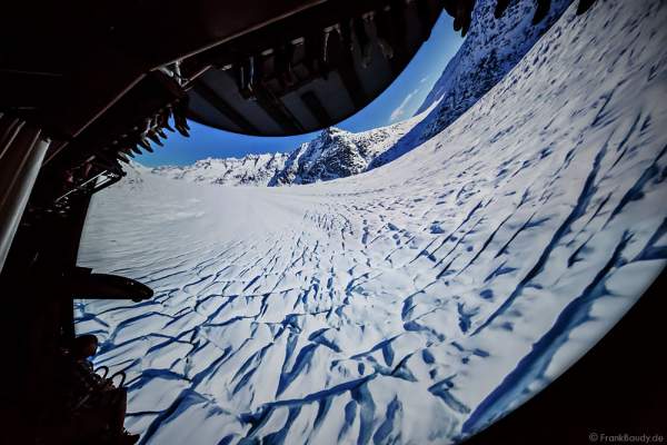 Innenaufnahmen und Filmbilder des größten Flying Theater Europas VOLETARIUM bei der Einweihung am 1. Juni 2017 im Europa-Park