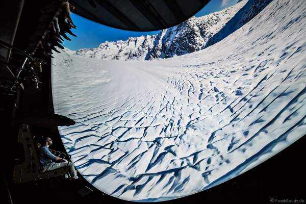 Innenaufnahmen und Filmbilder des größten Flying Theater Europas VOLETARIUM bei der Einweihung am 1. Juni 2017 im Europa-Park