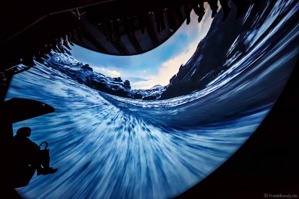 Innenaufnahmen und Filmbilder des größten Flying Theater Europas VOLETARIUM bei der Einweihung am 1. Juni 2017 im Europa-Park