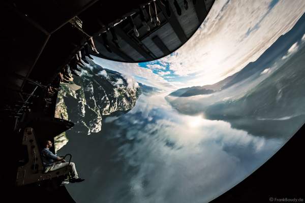 Innenaufnahmen und Filmbilder des größten Flying Theater Europas VOLETARIUM bei der Einweihung am 1. Juni 2017 im Europa-Park