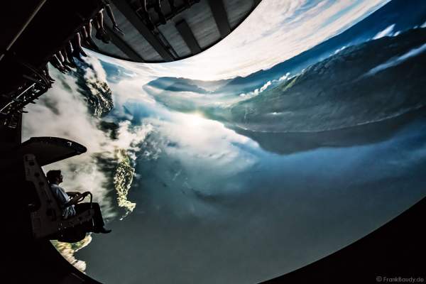 Innenaufnahmen und Filmbilder des größten Flying Theater Europas VOLETARIUM bei der Einweihung am 1. Juni 2017 im Europa-Park