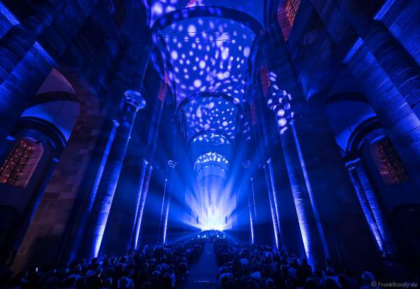 Glaubensfeuer im Dom zu Speyer am Pfingstsonntag (4. Juni 2017) zur 200-Jahr-Feier der Neugründung des Bistum Speyer