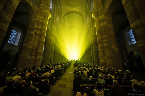 Glaubensfeuer im Dom zu Speyer am Pfingstsonntag (4. Juni 2017) zur 200-Jahr-Feier der Neugründung des Bistum Speyer
