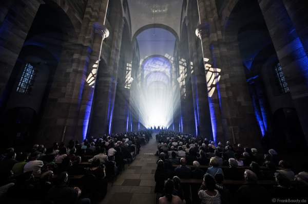 Glaubensfeuer im Dom zu Speyer am Pfingstsonntag (4. Juni 2017) zur 200-Jahr-Feier der Neugründung des Bistum Speyer