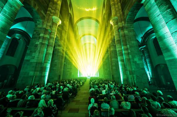 Glaubensfeuer im Dom zu Speyer am Pfingstsonntag (4. Juni 2017) zur 200-Jahr-Feier der Neugründung des Bistum Speyer