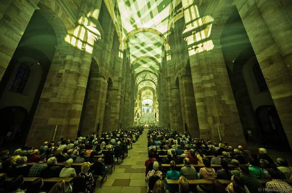 Glaubensfeuer im Dom zu Speyer am Pfingstsonntag (4. Juni 2017) zur 200-Jahr-Feier der Neugründung des Bistum Speyer