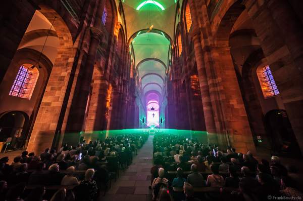 Glaubensfeuer im Dom zu Speyer am Pfingstsonntag (4. Juni 2017) zur 200-Jahr-Feier der Neugründung des Bistum Speyer