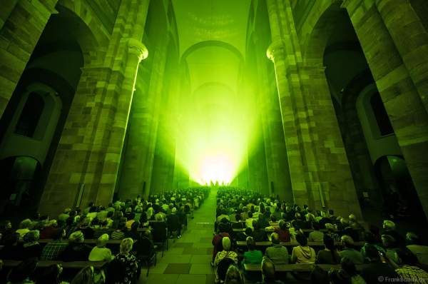 Glaubensfeuer im Dom zu Speyer am Pfingstsonntag (4. Juni 2017) zur 200-Jahr-Feier der Neugründung des Bistum Speyer