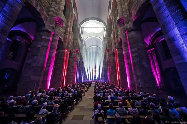 Glaubensfeuer im Dom zu Speyer am Pfingstsonntag (4. Juni 2017) zur 200-Jahr-Feier der Neugründung des Bistum Speyer